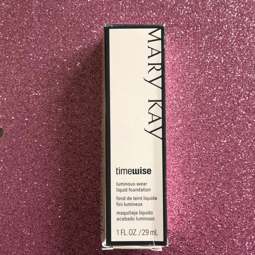 Timewise Luminous-wear foundation Ivory 2 Mary Kay